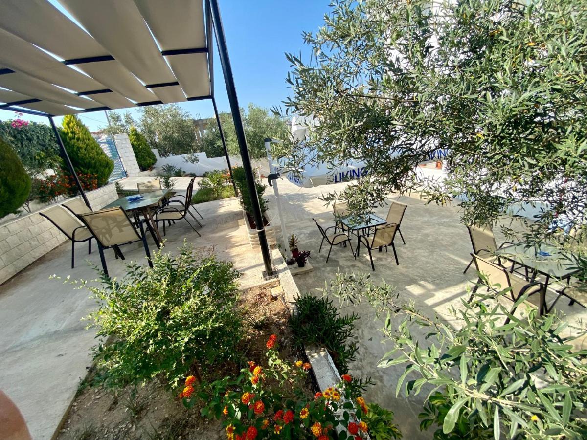 Hotel Vila Ali Ксамил Экстерьер фото